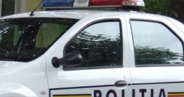 Stire din Eveniment : VIDEO INCREDIBIL LA CONSTANȚA / Cum improvizează polițiștii: mașina de poliție cu... remorcă!