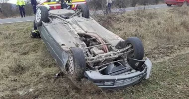 Stire din Eveniment : Un autoturism s-a răsturnat între Năvodari și Lumina