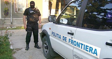 Stire din Eveniment : Mașină "texană" cu acte false, oprită la graniță