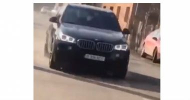 Stire din Eveniment : Dosar penal pentru un băiat de 15 ani, filmat în timp ce conducea o mașină