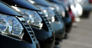 Stire din Economie : Piața românească a mașinilor noi ar putea atinge un minim istoric de 50.000 de unități, în 2013