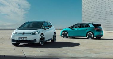 Stire din Actualitate : Premieră în România. Era diesel, aproape de final. Au fost înmatriculate mai multe mașini electrice și hibrid