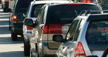 Stire din Social : Mii de vehicule declarate neconforme, anul trecut, de Registrul Auto Român