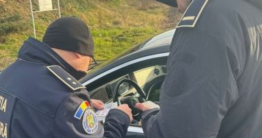 Stire din Eveniment : Mai multe autoturisme neînmatriculate, puse în circulație, descoperite de polițiștii de frontieră