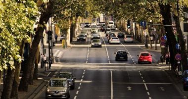 Stire din Social : Se schimbă legea! Mașinile puternice, interzise acestor șoferi