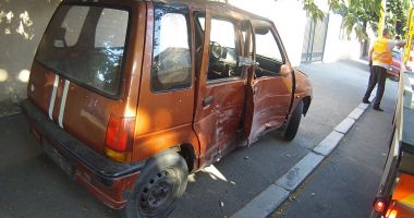 Stire din Eveniment : Apel de la Poliția Locală: "Spuneți-ne unde sunt mașini abandonate!"