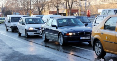 Stire din Economie : Taxa auto, amânată cu un an