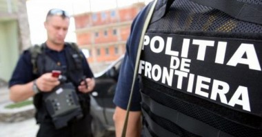 Stire din Eveniment : Mașini "bulgărești" cu acte false, oprite la graniță