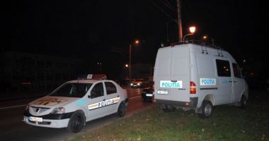 Stire din Eveniment : TRAGEDIE LA TULCEA! Și-a împușcat iubita în magazinul în care lucra, după care s-a sinucis, CREZÂND CĂ A OMORÂT-O