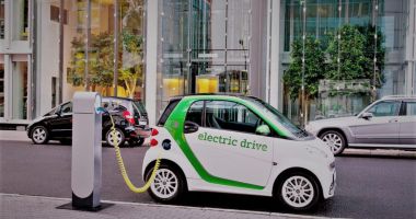 Stire din Economie : Vânzările autoturismelor ecologice în creștere