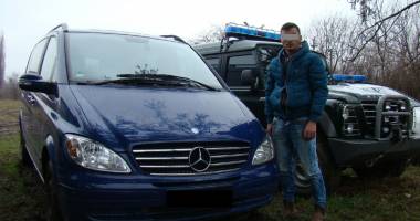 Mașini furate din Germania, confiscate  de polițiști - 2