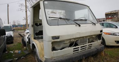 Undă verde de la Primăria Constanţa! „Maşinile abandonate vor fi ridicate de Poliţia Locală” - 3