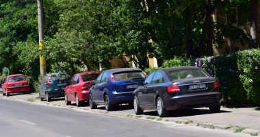 Când va avea Constanța trotuare pentru pietoni,  și nu pentru mașini? Zilnic, ne punem viața  în pericol - 2