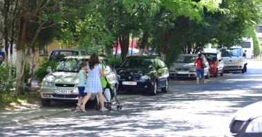 Când va avea Constanța trotuare pentru pietoni,  și nu pentru mașini? Zilnic, ne punem viața  în pericol - 5