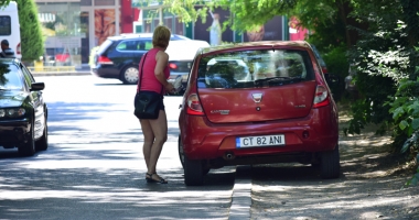 Când va avea Constanța trotuare pentru pietoni,  și nu pentru mașini? Zilnic, ne punem viața  în pericol - 9