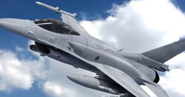 Două aeronave F-16 Fighting Falcon din cinsi, au sosit în România