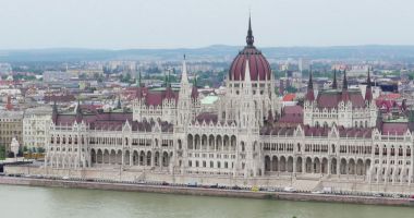 Experţi ai Comisiei Europene:  Măsurile anti-corupţie luate de Ungaria pentru a evita tăieri de fonduri nu sunt suficiente