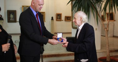 Stire din Cultură-Educație : Medalie de aur pentru Ionel Mătăsăreanu
