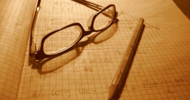 Stire din Cultură-Educație : "Noi toți dăm LIKE matematicii!"