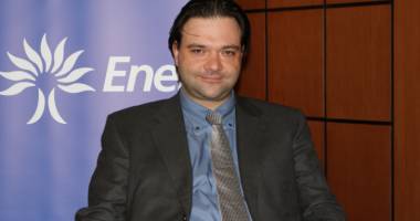 Update - DIRECTORUL "ENEL" S-A SINUCIS! S-A ARUNCAT DE PE CLĂDIREA INSTITUȚIEI - 2
