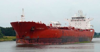 Stire din Economie : Un tanc petrolier spaniol, jefuit și eliberat de pirați