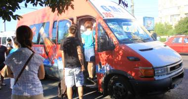 IMAGINI REVOLTĂTOARE / CÂT ÎI MAI TOLERĂM? Maxi-taxi: la limita obrăzniciei și a inconștienței! - 5