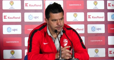 Stire din Sport : FOTBAL / Cosmin Contra și-a prelungit contractul cu Dinamo