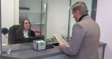 Stire din Social : Românii din diaspora nu vor mai trebui să stea la cozi pentru un document important pentru ei