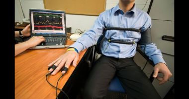 Stire din Actualitate : Pentagonul introduce teste cu detectorul de minciuni și angajamente stricte de confidențialitate