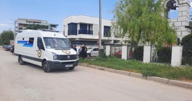Galerie foto. Mama fraților Mazăre, înmormântată azi. RADU și ALEXANDRU, aduși sub escortă de la penitenciar - 14