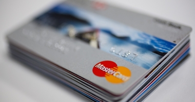 MASTERCARD, dată în judecată pentru comisioane excesive