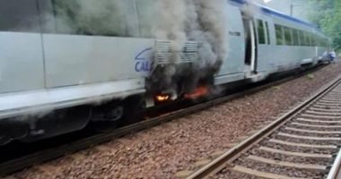 Un tren de călători, în flăcări în județul Prahova