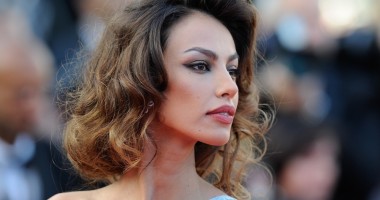 Stire din Monden : MĂDĂLINA GHENEA a venit în ROMÂNIA fără GERARD BUTLER
