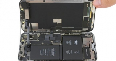 iPhone X are două baterii și display OLED de 5.8 inch, specificații complete - 2