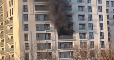 Stire din Eveniment : Incendiu cu degajări mari de fum într-un bloc cu 11 etaje. Șase persoane au fost transportate la spital