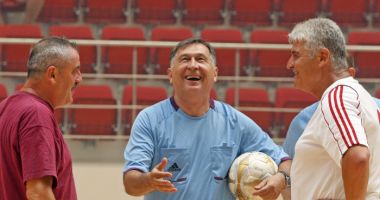 Stire din Sport : Ion Crăciunescu va arbitra meciul de retragere al „Generației de Aur”