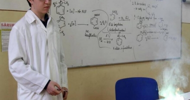 Stire din Cultură-Educație : Încă un premiu internațional la Colegiul "Mircea". Paul Haidu Gerea, medalie de aur la Olimpiada de chimie
