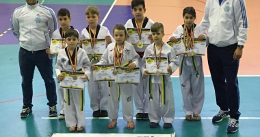 Stire din Sport : Medalii pentru CS Marina, la Naționalele de Taekwondo