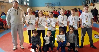 Stire din Sport : Medalii pentru luptătorii de la CS Mangalia, la Memorialul "Ilie Marinescu"