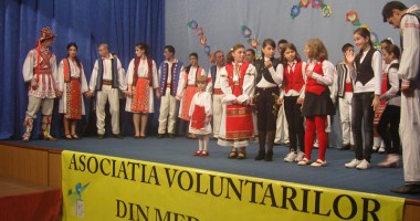 Stire din Politică-Administrație : Primarul Marian Iordache i-a premiat pe voluntarii din Medgidia