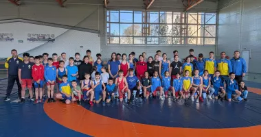 Stire din Sport : Antrenament intens pentru luptătorii de la CS Medgidia