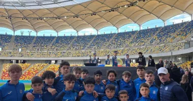 Stire din Sport : Fotbaliștii juniori de la CS Medgidia, un ultim omagiu pentru Mircea Lucescu