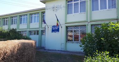 Stire din Politică-Administrație : Primăria Medgidia reabilitează energetic Școala Gimnazială "Spiru Haret"