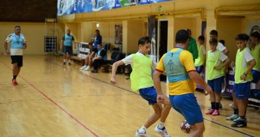 Stire din Sport : Meci distractiv între copii și părinți, la Medgidia