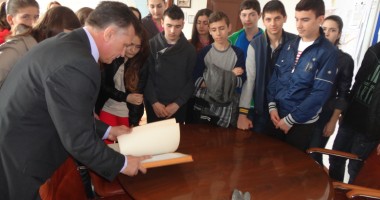Stire din Politică-Administrație : Ziua Porților deschise la Primăria Medgidia