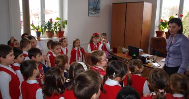 Primăria Medgidia, vizitată de elevi în cadrul Programului "Școala Altfel" - 2