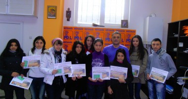 Stire din Politică-Administrație : Ei sunt elevii premiați de Moinescu
