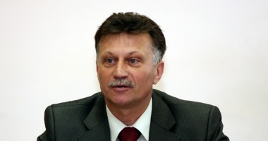 Stire din Politică-Administrație : Ce a făcut primarul Marian Iordache pentru locatarii din blocul care a luat foc la Medgidia