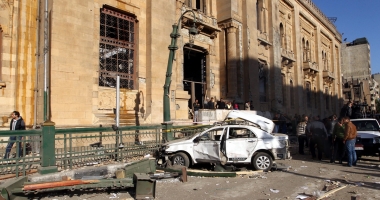 Stire din Actualitate : Atentat cu dispozitiv exploziv la Cairo. Un polițist a murit și patru sunt răniți