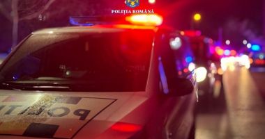 Stire din Eveniment : Un motociclist a ajuns în stare critică la spital după un accident cu o mașină